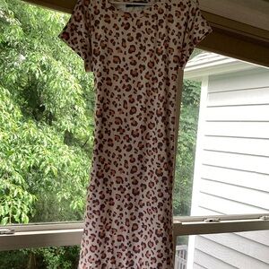 Chic Leopard Print Midi Dress